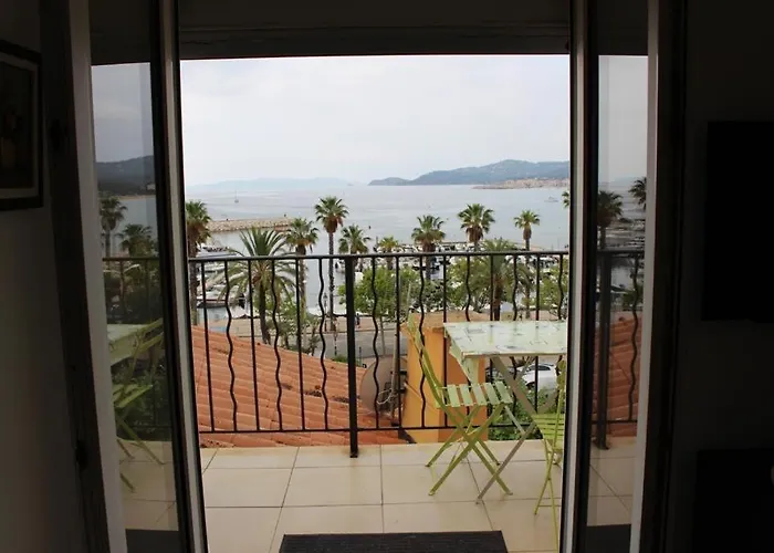 Appartement T2 Coquet Plein Centre Vue Mer Exceptionnelle. *