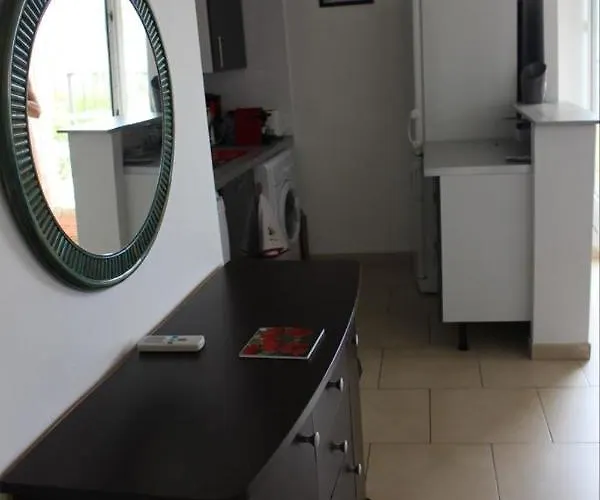T2 Coquet Plein Centre Vue Mer Exceptionnelle. Appartement *